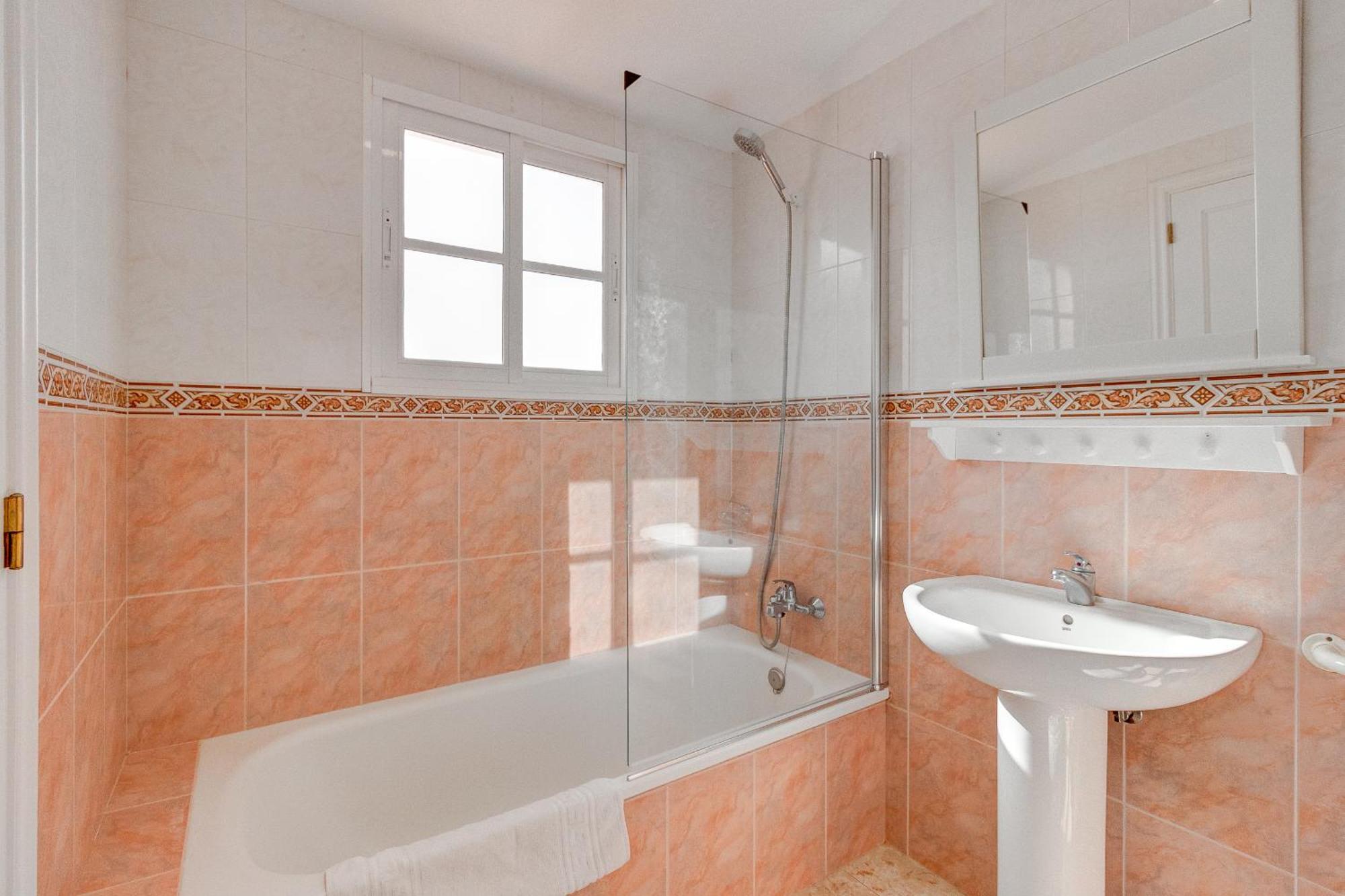 Bonita Casa Nina Con Jacuzzi By Paramount Holidays Playa de San Juan  Exteriér fotografie